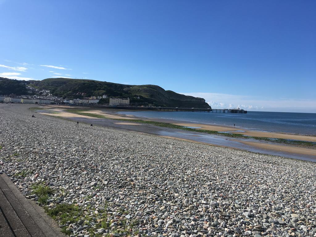 The Oasis Hotel Llandudno Exterior photo